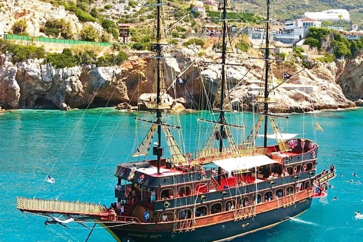 Avsallar Boat Trip with Lunch & Foam Party